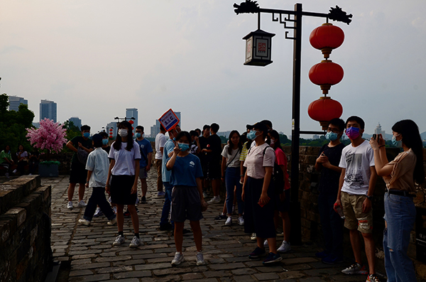 4 登上古城牆s