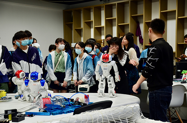 8 參觀南京大學眾創空間s