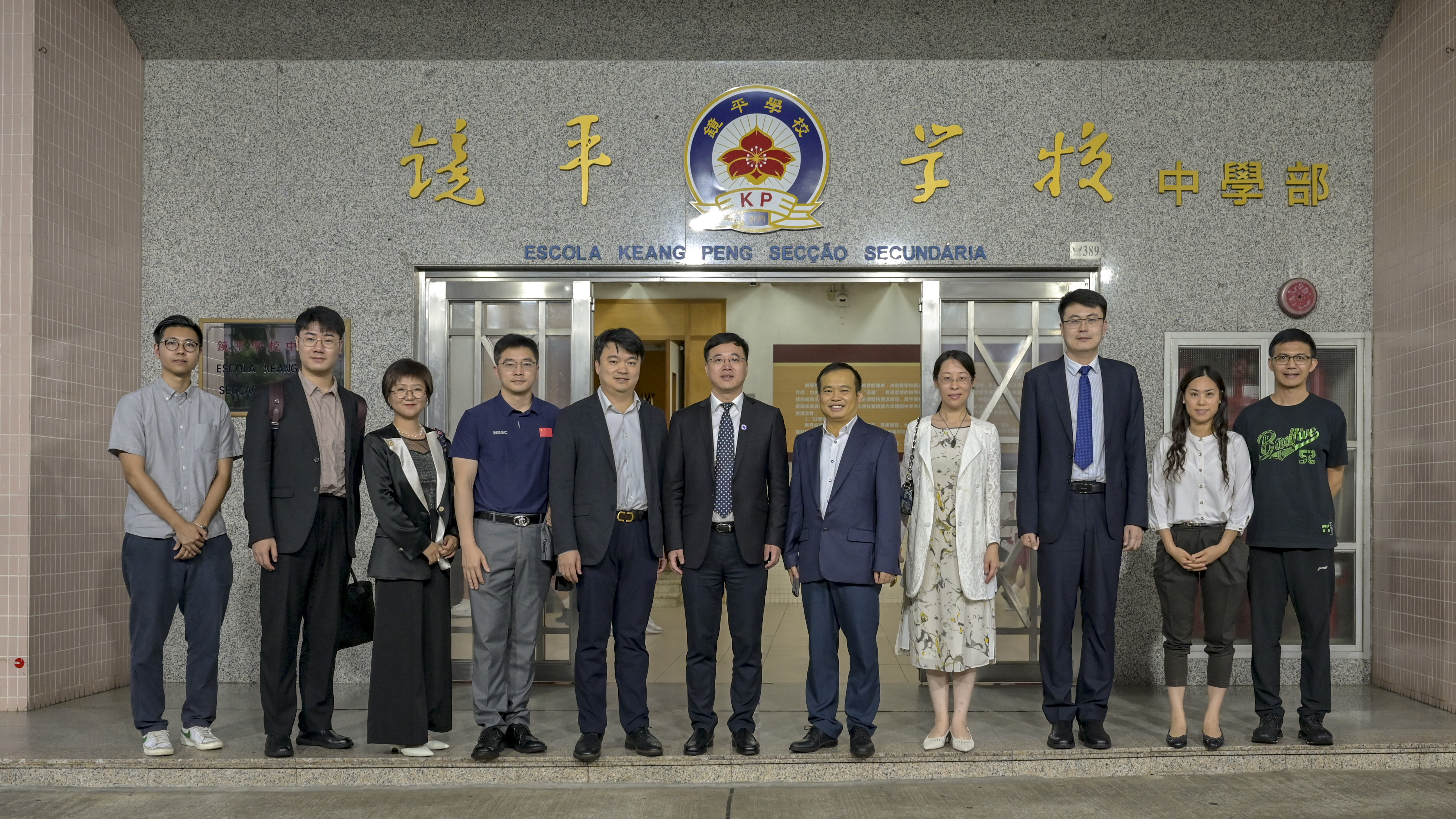 中國青年科技工作者協會五位講者及指導嘉賓與學校行政合照