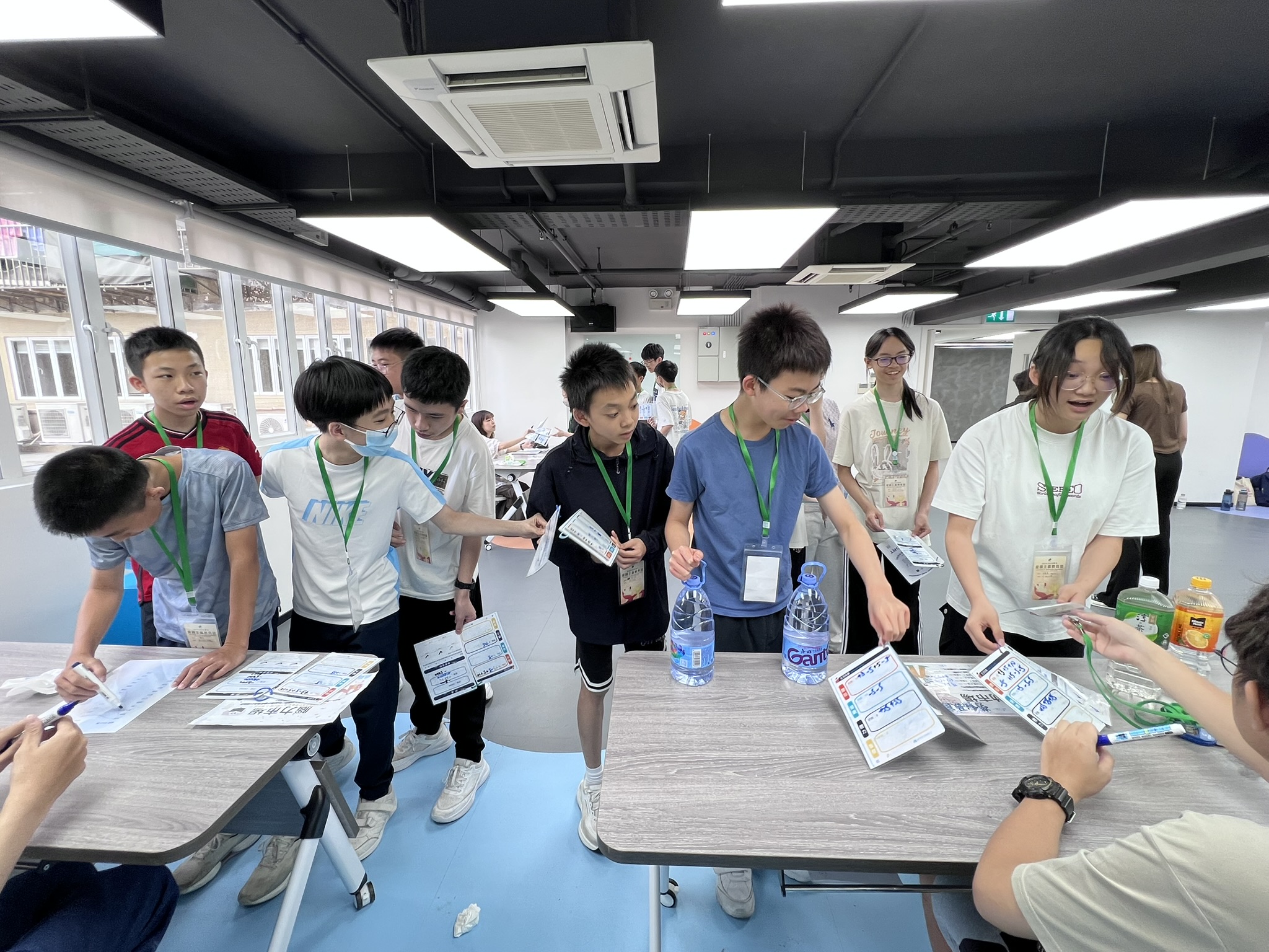 學生通過生涯探索活動加強認識自己的興趣能力價值觀和人生目標