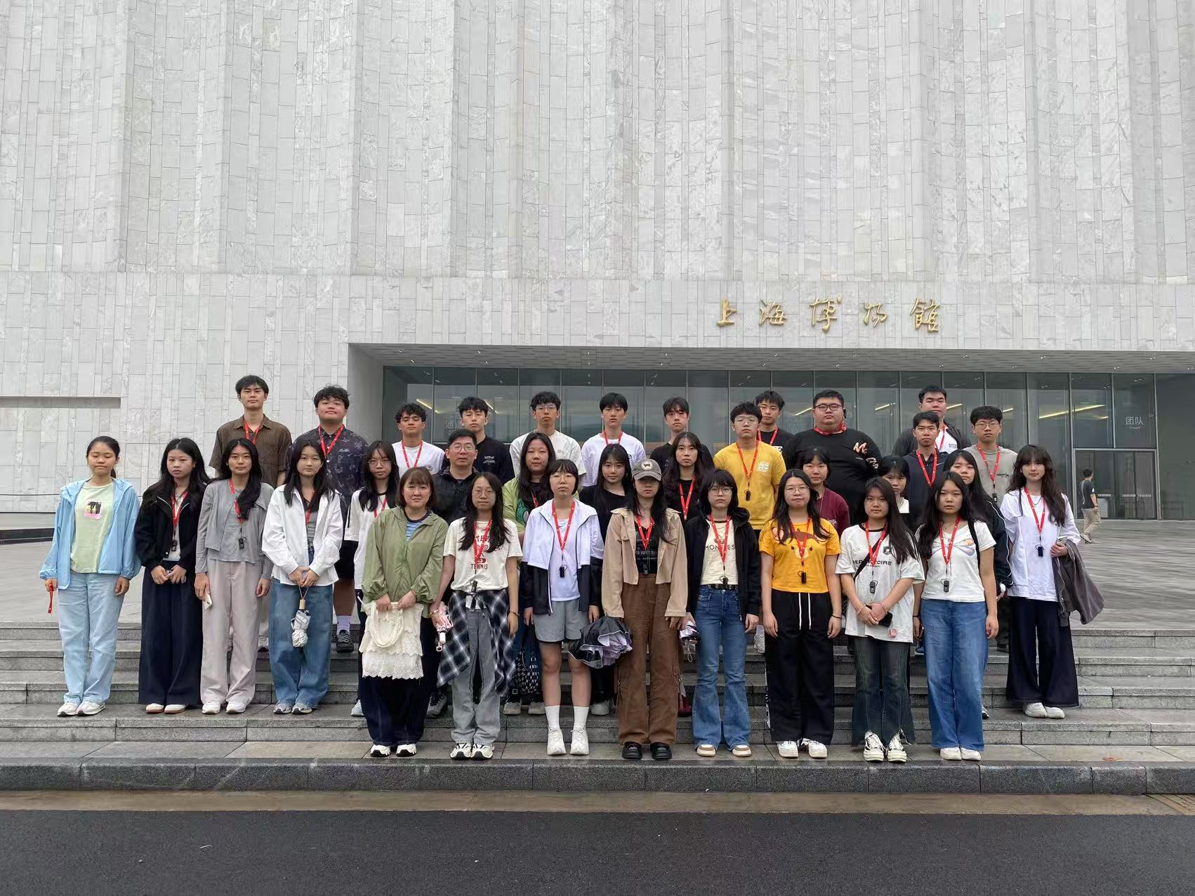 參觀上海博物館浦東新館欣賞古代藝術瑰寶感悟文明傳承