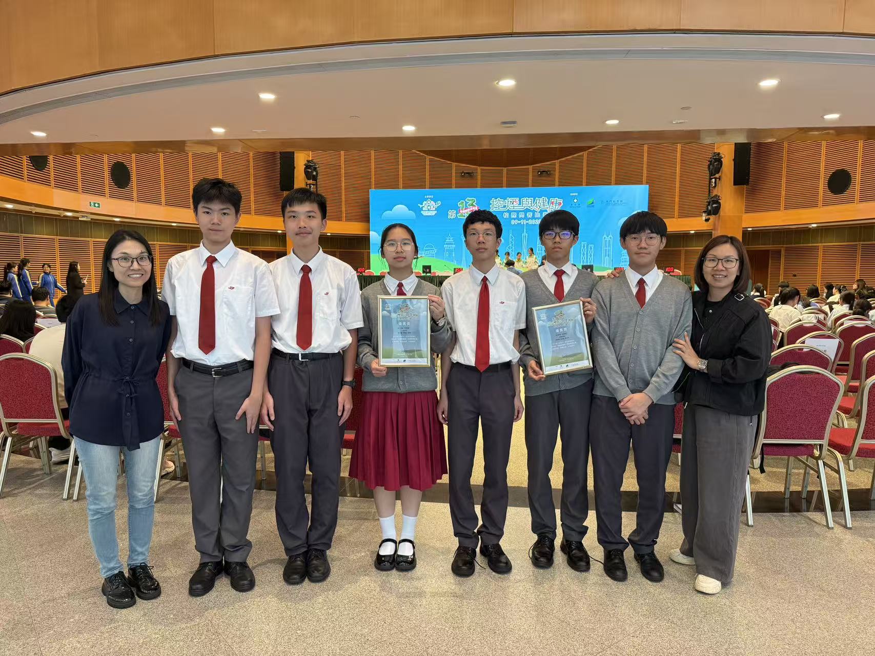 2025111901獲獎學生與導師合照