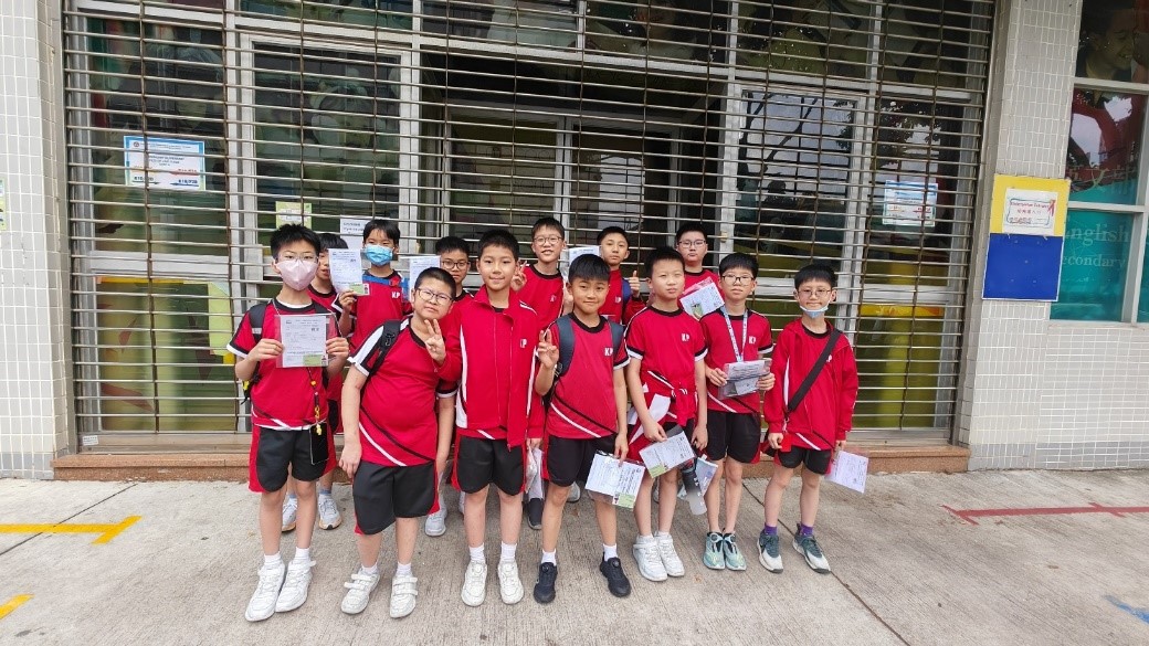 小學五年級學生賽前合照